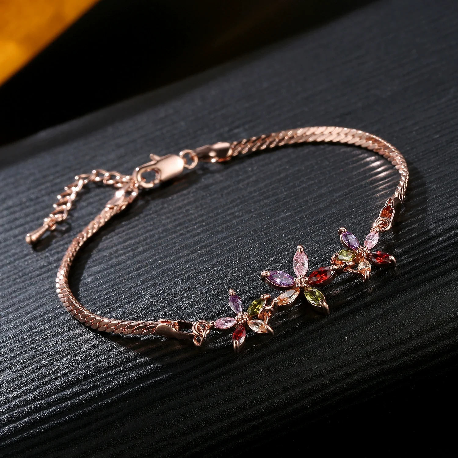 Wholesale Women's Copper Zircon Electroplated Flower Star Pattern Bracelet Jewelry - Image 3