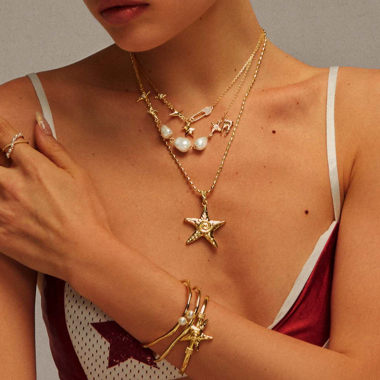 Wholesale Women's Doublelayer Asymmetrical Pearl Light Zircon Necklace With Geometric Pattern Copper Chain And Titanium Steel Pendant Electroplated In 18K Gold Color Preservation - Image 2