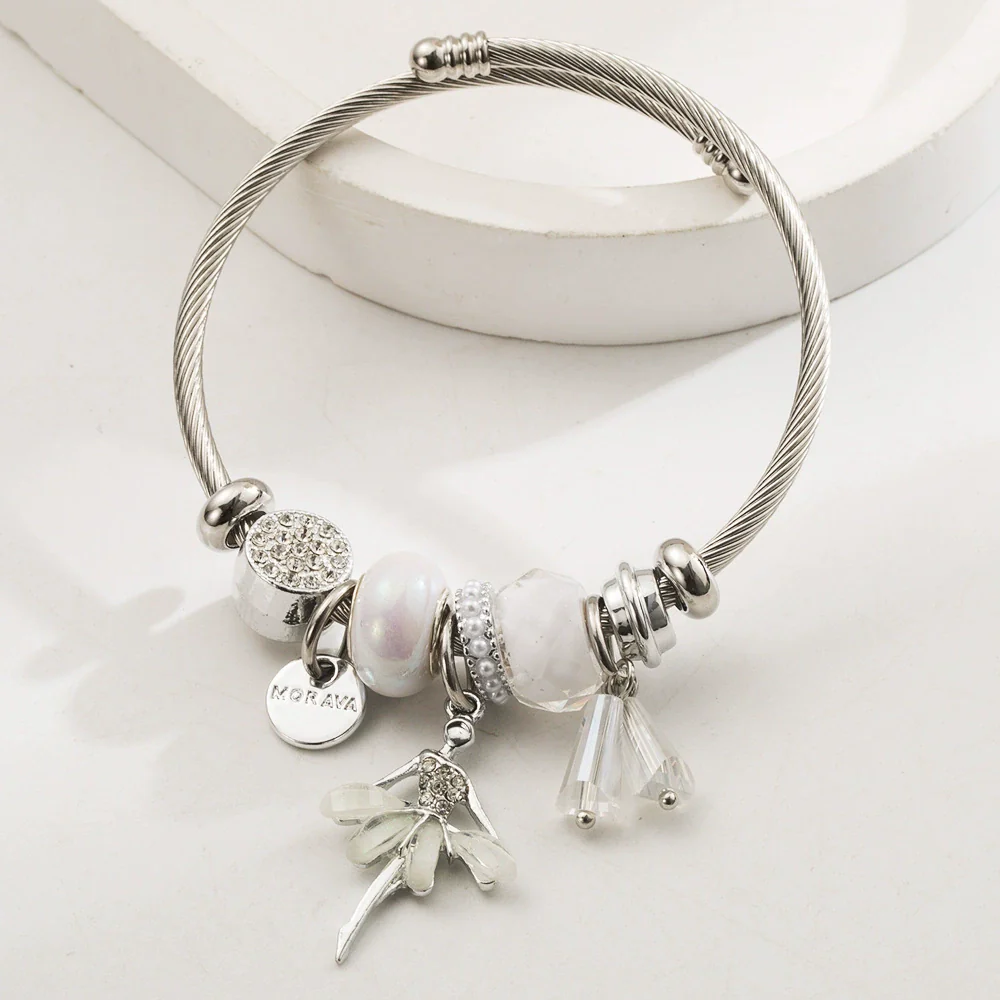 Wholesale Women's Electroplated Alloy And Stainless Steel Butterfly And Bear Pattern Bracelet - Image 3