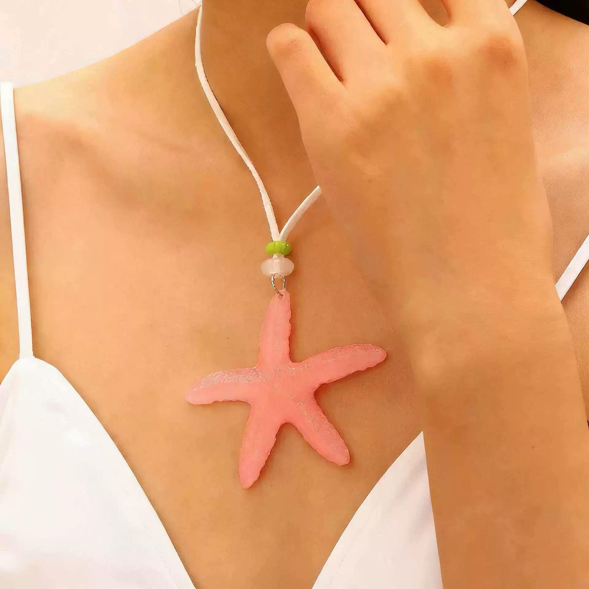 Wholesale Women's Electroplated Star Shape Resin Starfish Necklace With Regular Chain Vacation Style - Image 2