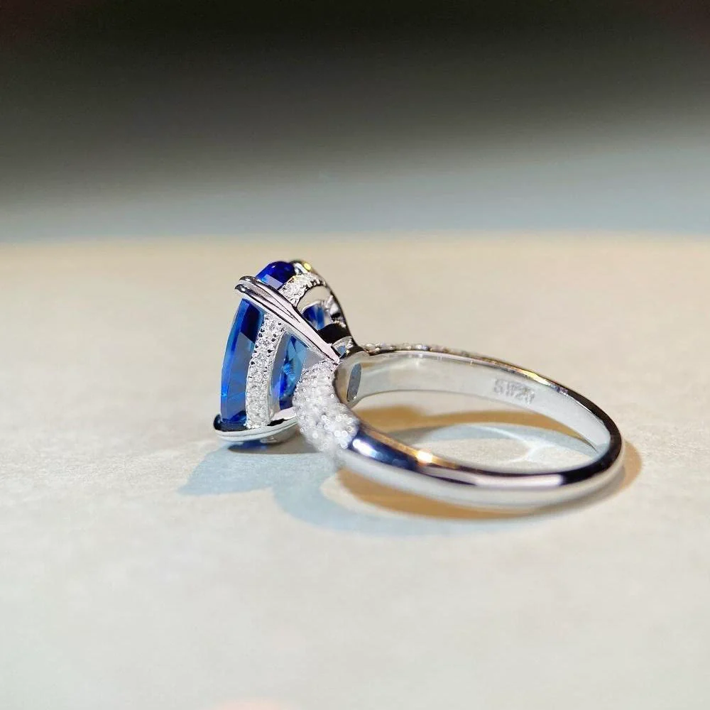 Wholesale Women's Elegant Geometric S925 Silver Ring With High Carbon Diamond Zircon Inlay And Electroplating Treatment - Image 2