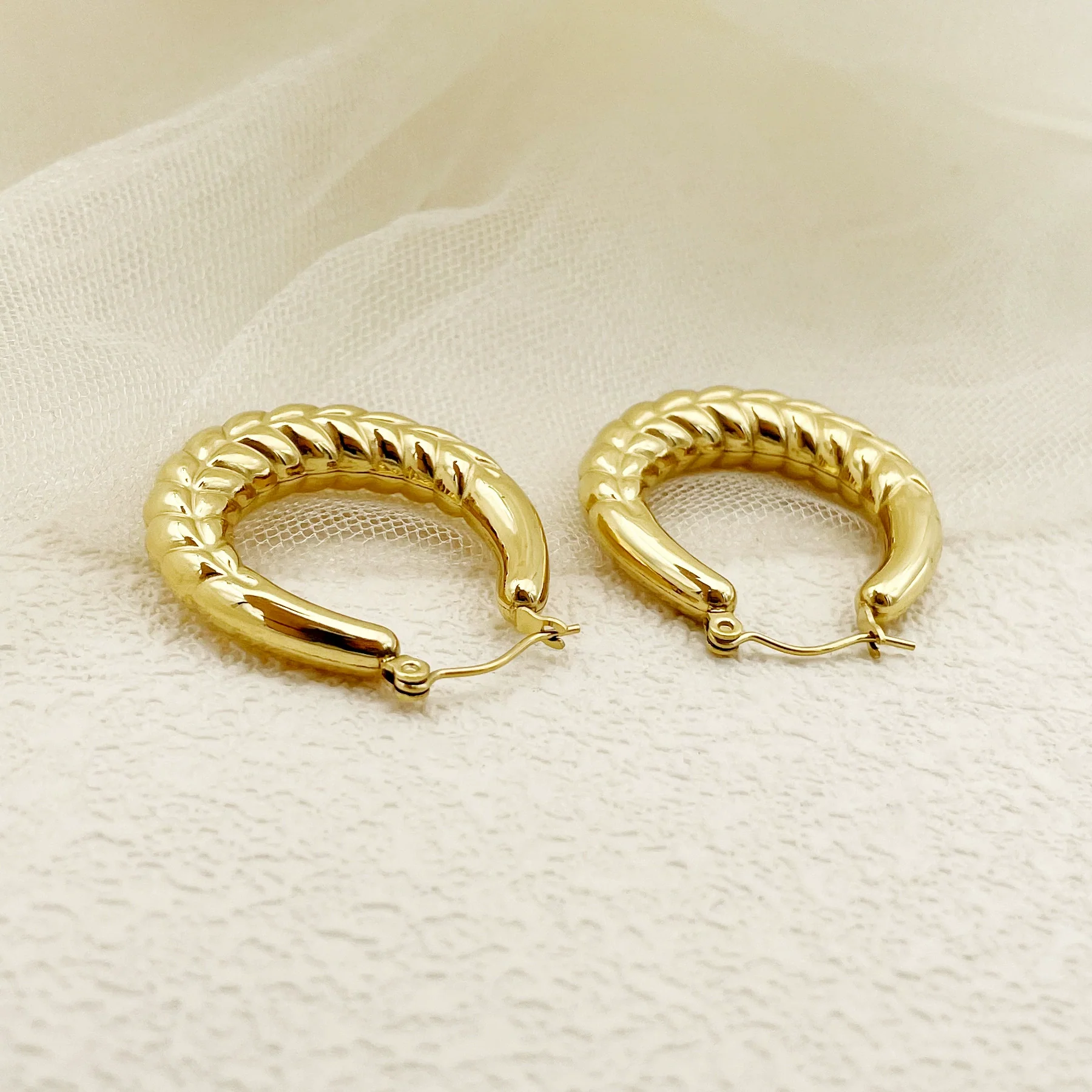 Wholesale Women's Elegant Wheat Ear Hoop Earrings Stainless Steel 18K Goldplated Geometric Ushaped Plants And Flowers Style - Image 3