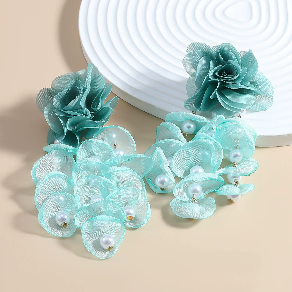 Wholesale Women's Fabric Pearl Inlaid Flower Earrings - Image 3