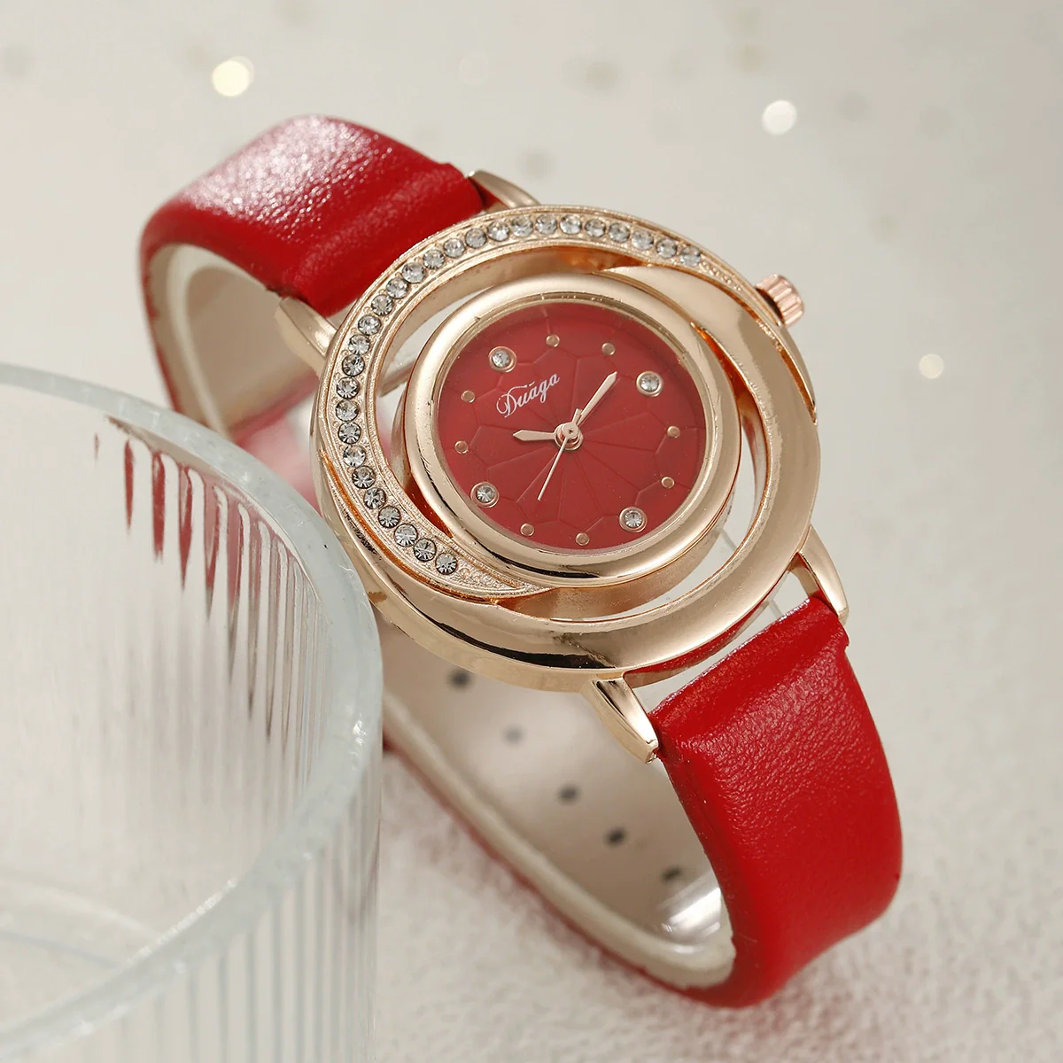 Wholesale Women's Fashion Alloy And Pu Belt Round Dial Quartz Watch With Diamond Inlay - Image 4