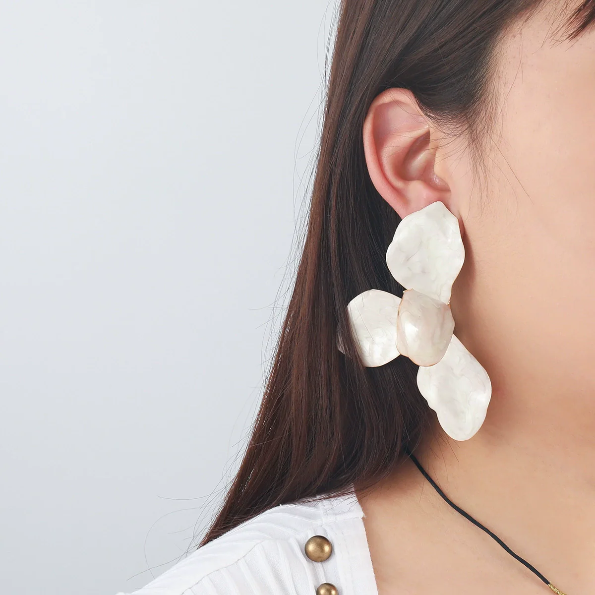 Wholesale Women's Fashion Exaggerated Zinc Alloy Flower Petal Dripping Oil Earrings - Image 3