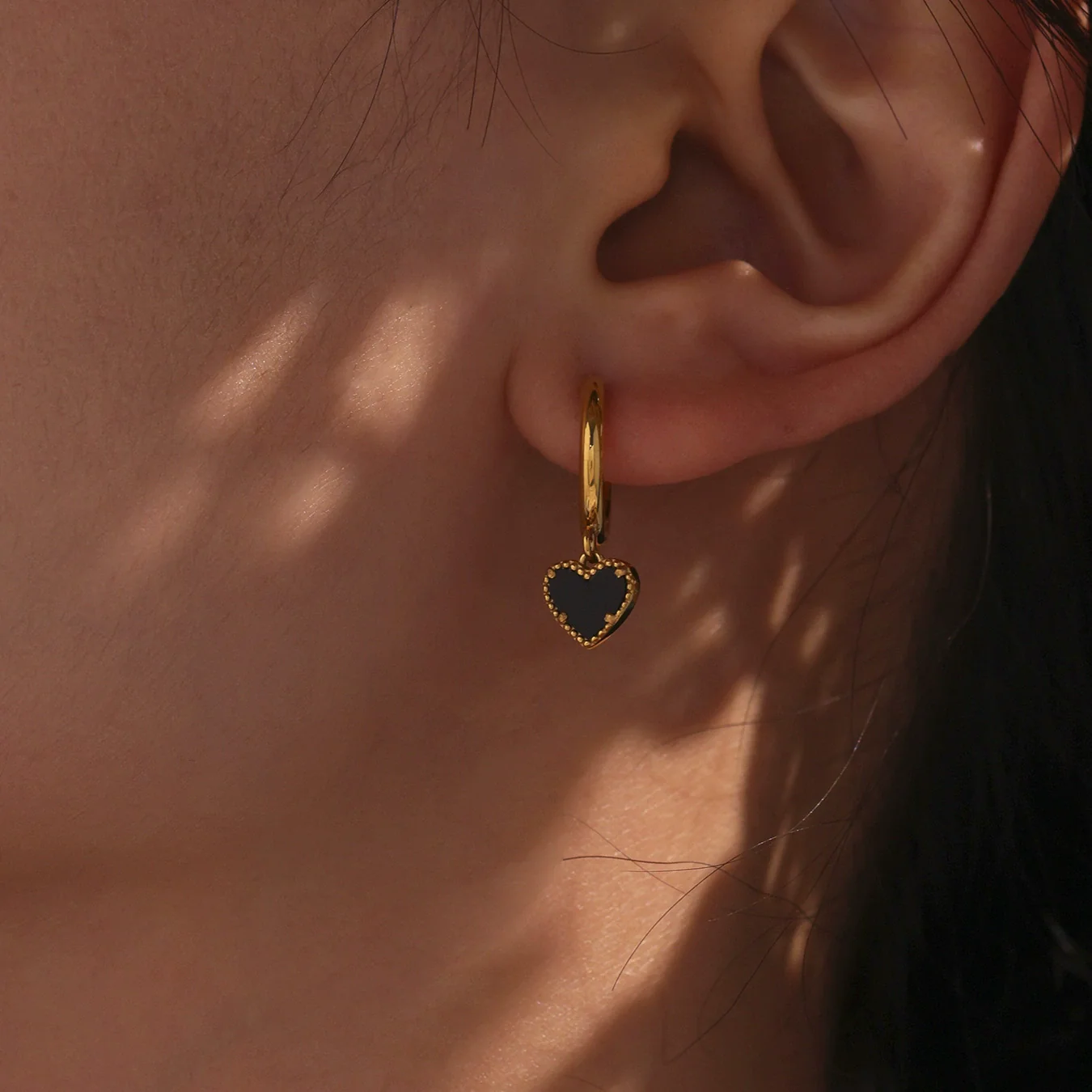 Wholesale Women's Fashion Geometric Black Agate Heart Pendant Earrings Stainless Steel 18K Gold Plated - Image 3