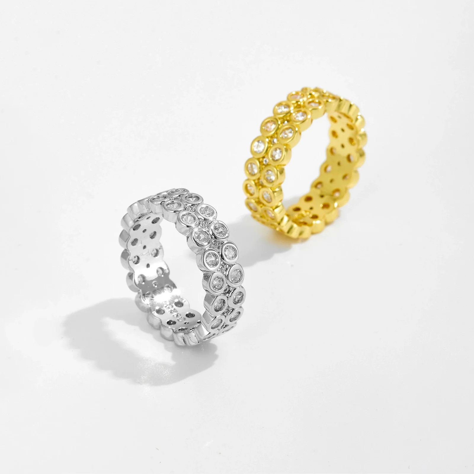 Wholesale Women's Fashion Geometric Copper Ring With Micro Inlaid Zircon And Electroplated Platinum And 18K Gold - Image 3