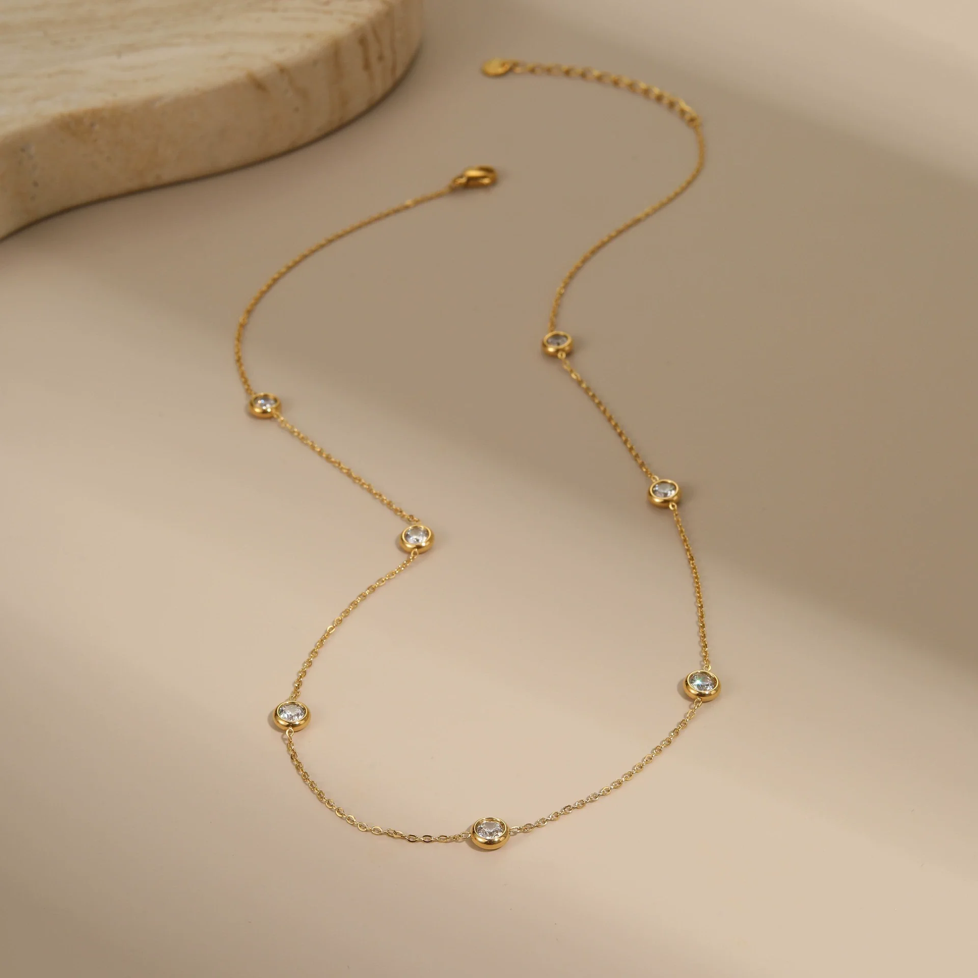 Wholesale Women's Fashion Geometric Stainless Steel And Agate Motherofpearl Hollow Love Clavicle Chain Necklace Inlaid With Zircon Electroplated - Image 3