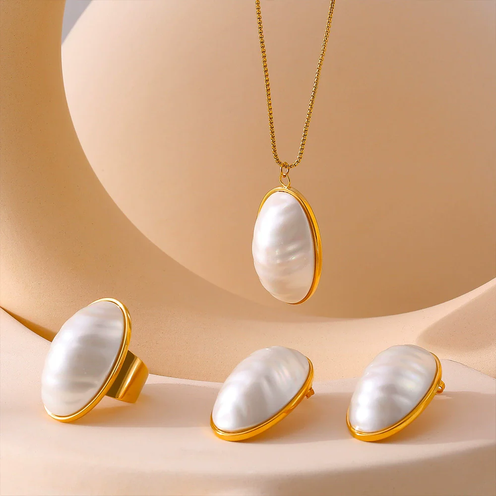Wholesale Women's Fashion Jewelry Set With Oval Synthetic Fritillaria Pendant Titanium Steel Electroplated In 18K True Gold - Image 2
