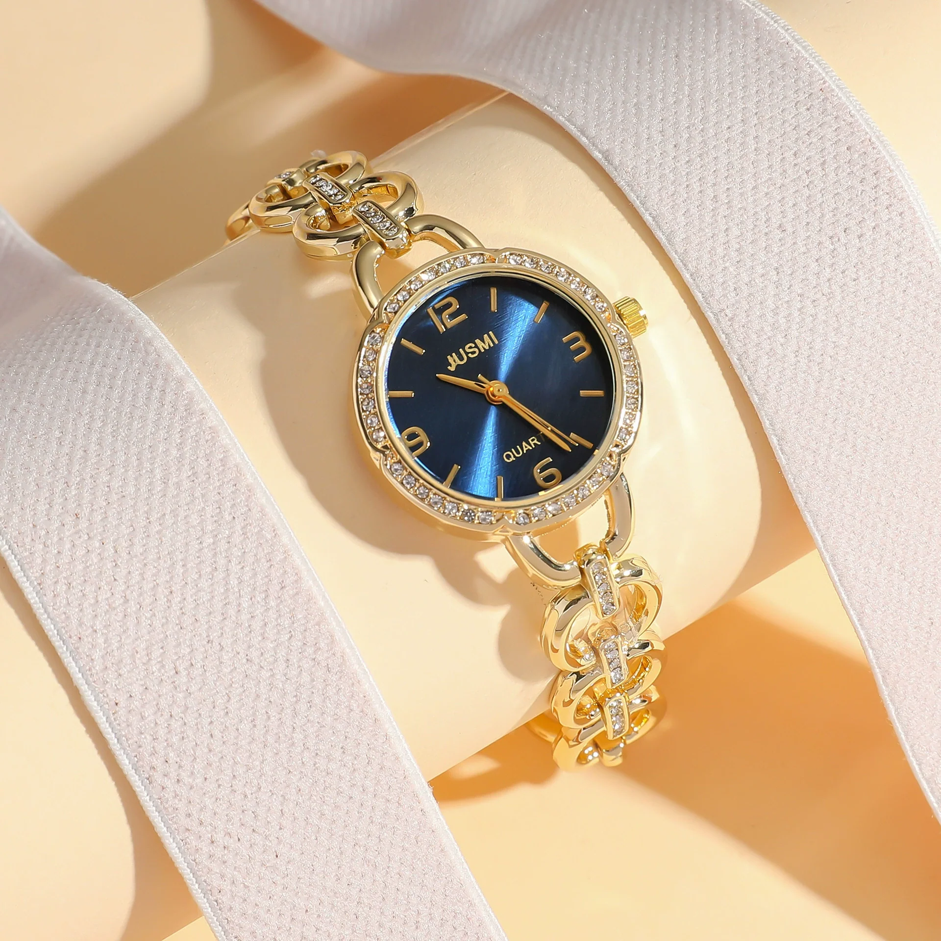 Wholesale Women's Fashion Quartz Watch With Aurora Fritillary Surface Hollow Alloy Case And Strap Round Dial - Image 6