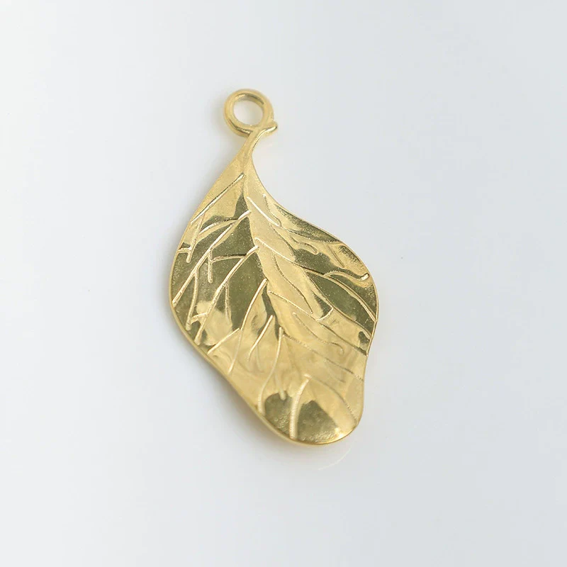 Wholesale Women's Fashion Stainless Steel Goldplated Leaf Jewelry Clavicle Chain - Image 14