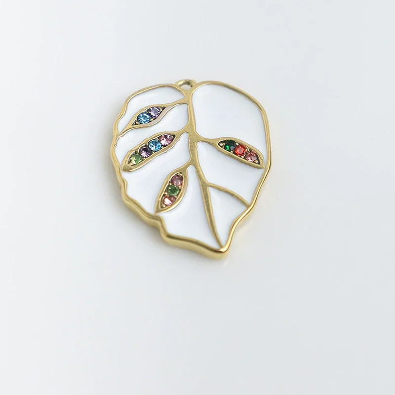 Wholesale Women's Fashion Stainless Steel Goldplated Leaf Jewelry Clavicle Chain - Image 5
