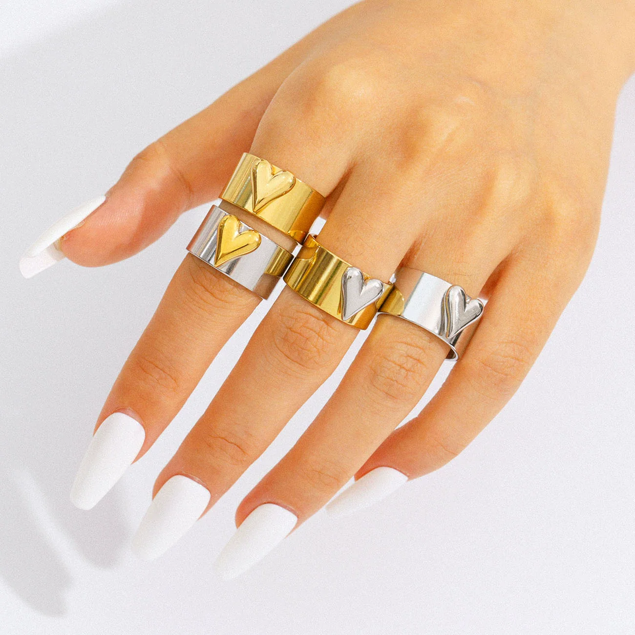 Wholesale Women's Fashionable Geometric Heartshaped Stainless Steel 18K Goldplated Ring - Image 2