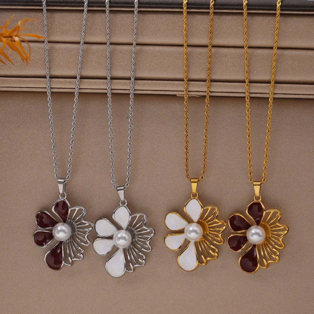 Wholesale Women's French Retro Light Luxury Oil Drop Hollow Flower Pendant Necklace Made Of Titanium Steel With Electroplating Design And Twist Chain - Image 2