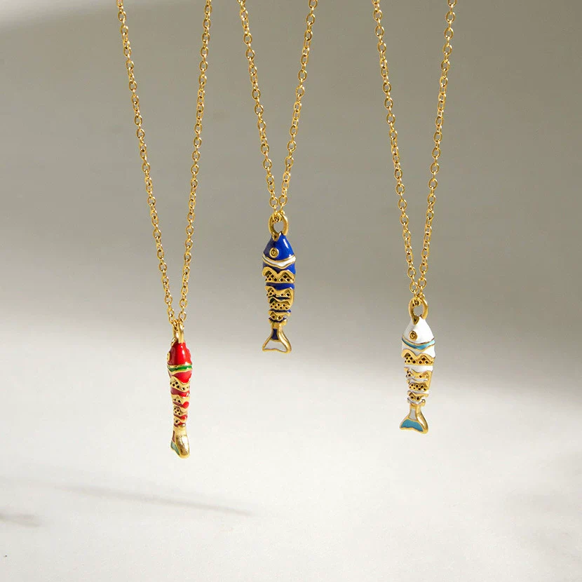 Wholesale Women's Geometric Animal Style Stainless Steel Oildrip Fish Pendant Necklace With Vacuum Real Gold Plating - Image 4