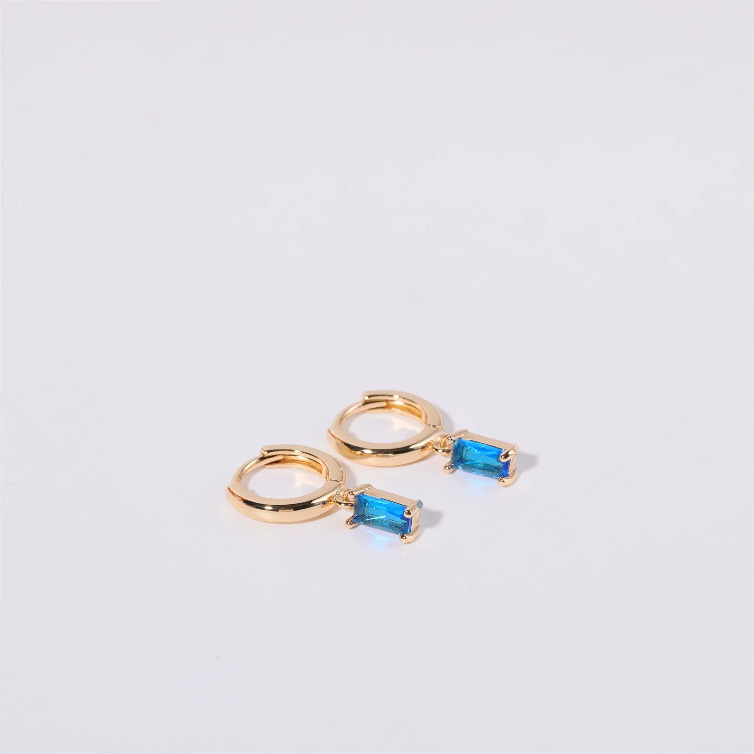 Wholesale Women's Geometric Copper Earrings With Diamond Design And High Color Retention - Image 5