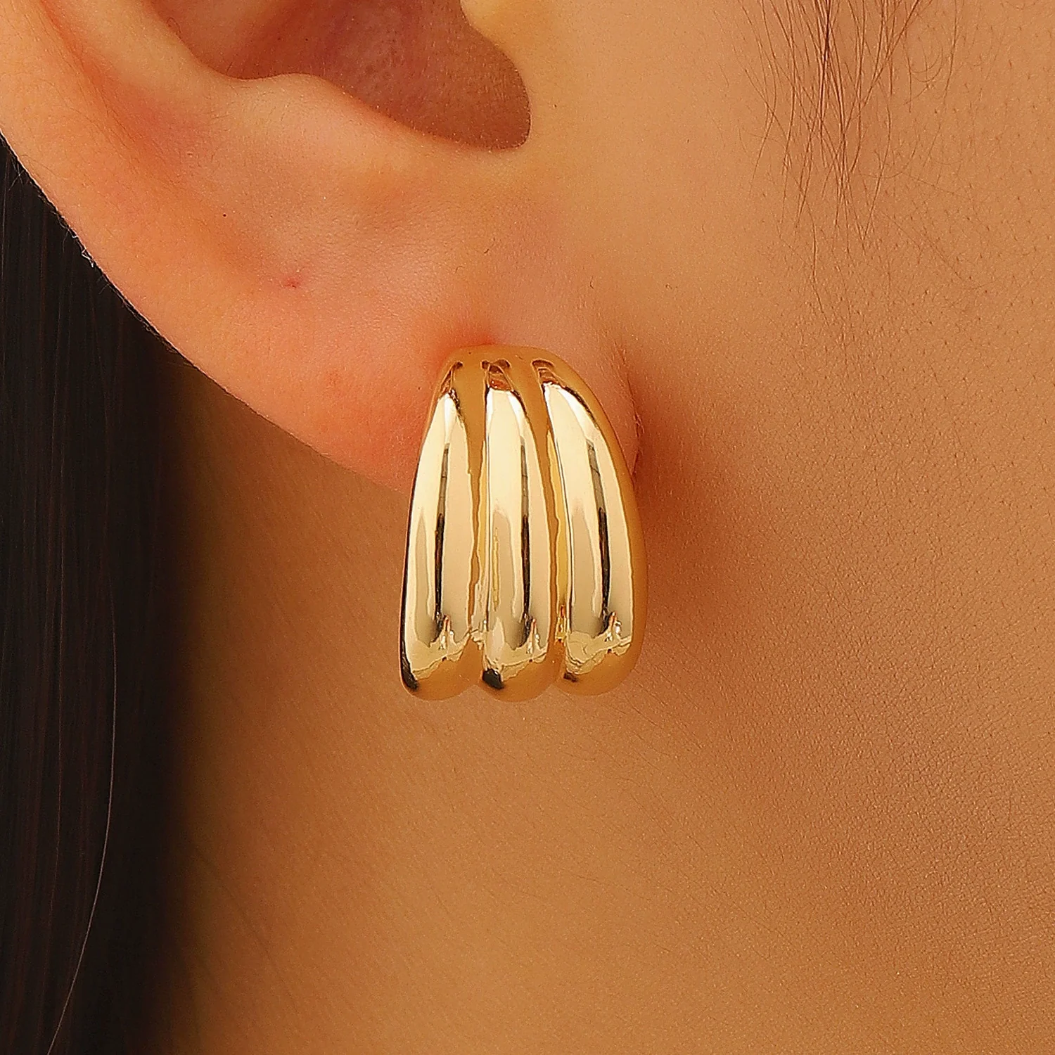 Wholesale Women's Geometric Cshaped Electroplated Zinc Alloy Earrings With 14K Gold Ear Needles - Image 2