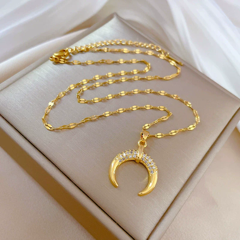 Wholesale Women's Geometric Electroplated Stainless Steel And Copper Crescent Necklace - Image 6