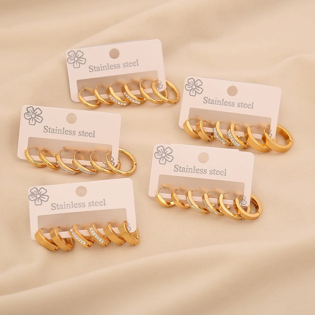 Wholesale Women's Geometric Gold Plated Rhinestone Plain Hoop Titanium Steel And Stainless Steel Earrings