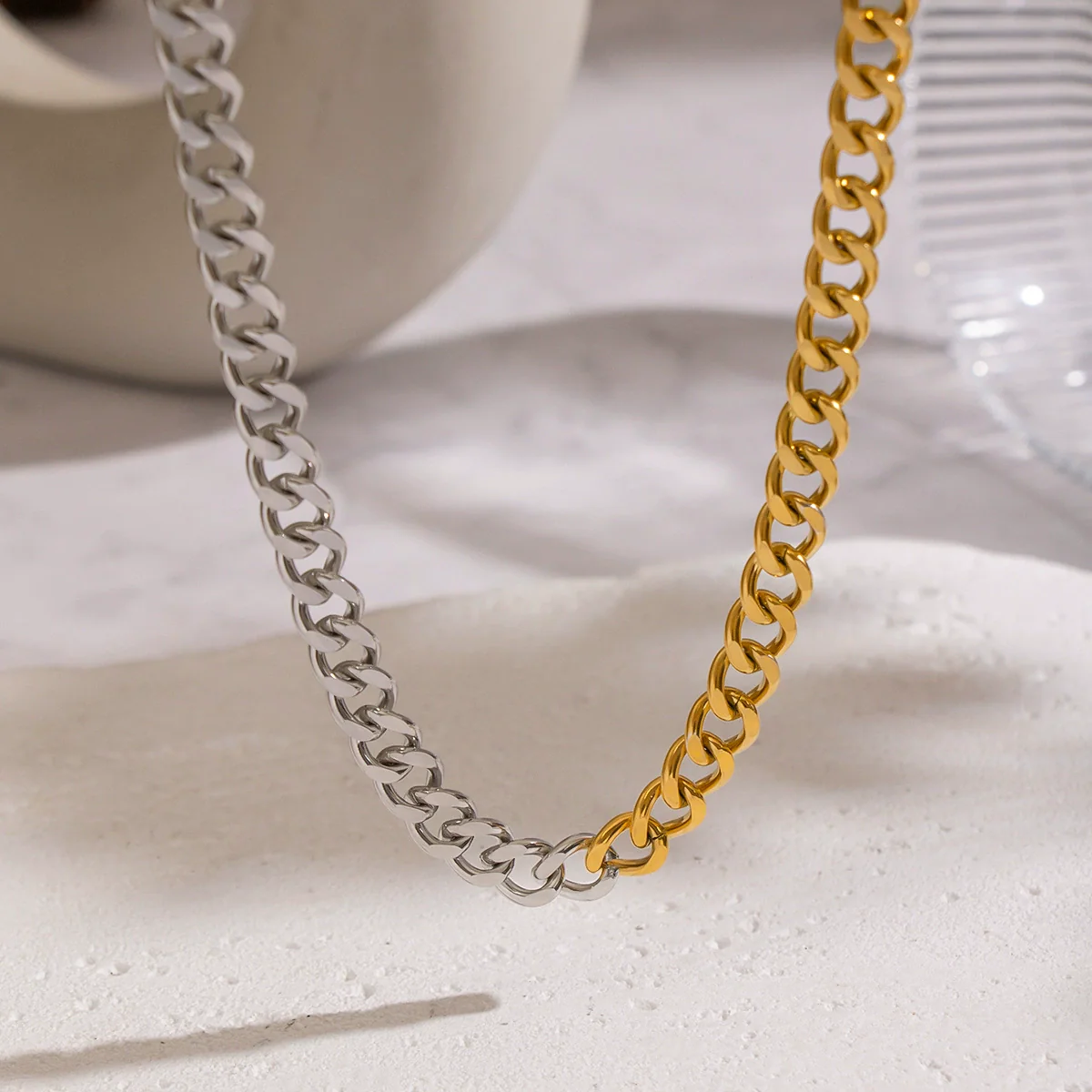 Wholesale Women's Geometric Gold Plated Stainless Steel Chain Necklace - Image 4