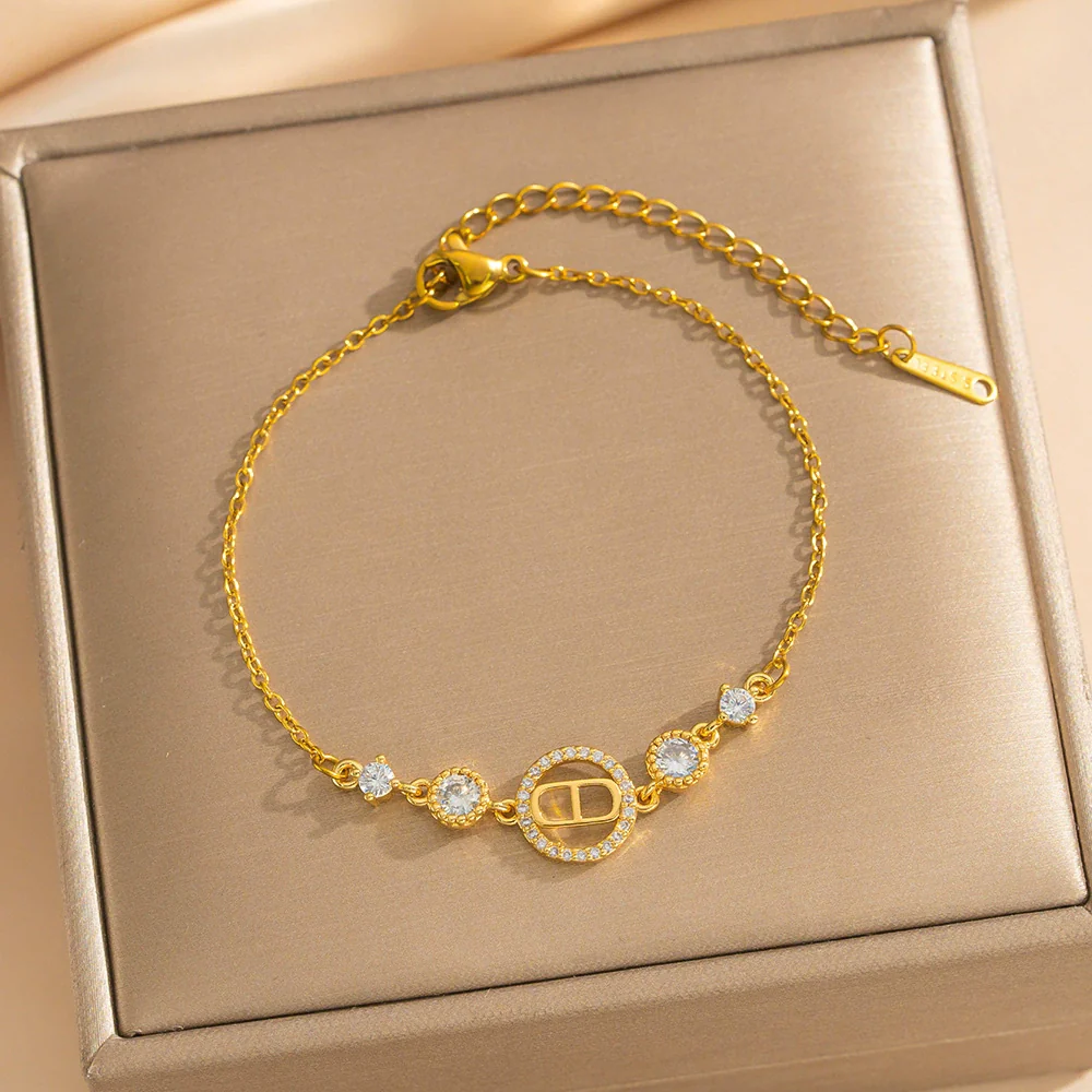 Wholesale Women's Geometric Gold Plated Titanium Steel Bracelet Light Luxury Style - Image 2