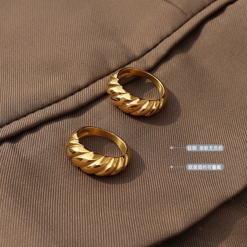 Wholesale Women's Geometric Retro Thread Wave Surface Casting Titanium Steel 18K Gold Plated Ring - Image 2