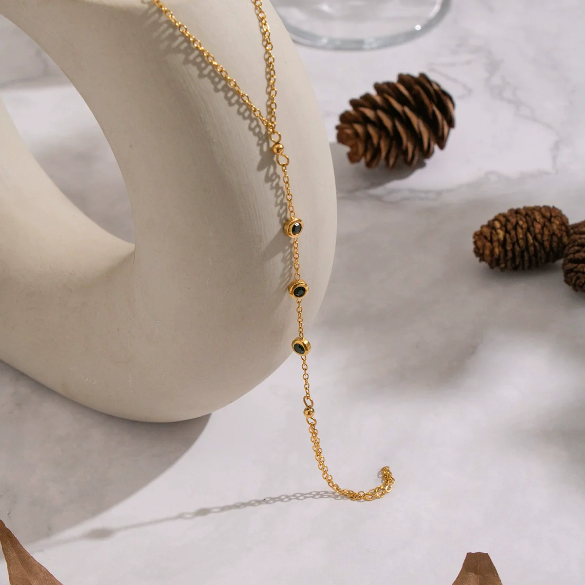 Wholesale Women's Geometric Round Inlaid Zircon Stainless Steel Chain Bracelet With Real Gold Plating - Image 3