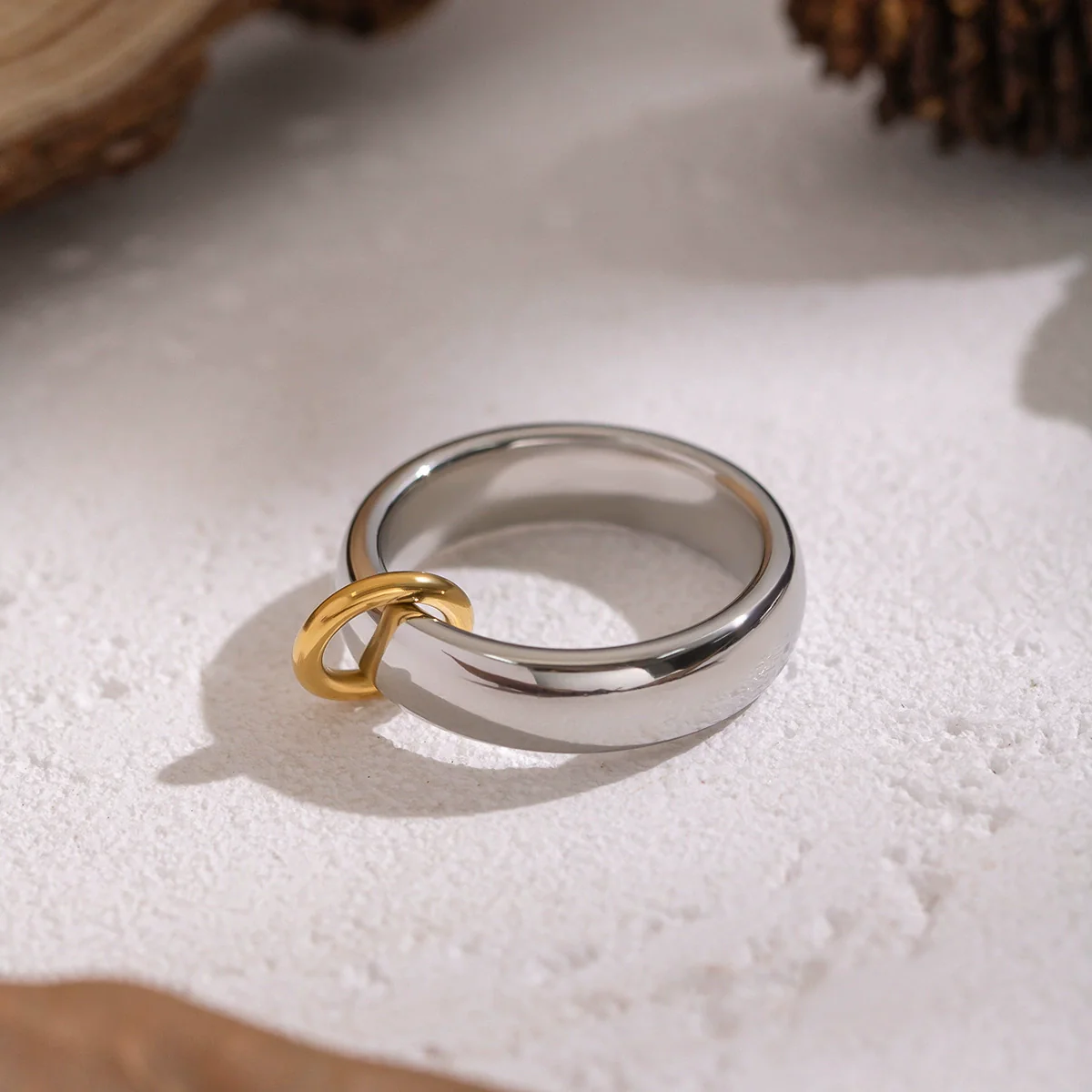 Wholesale Women's Geometric Round Stainless Steel Ring With Pvd Furnace Vacuum Real Gold Plating And Gold And Silver Mixed Color - Image 3