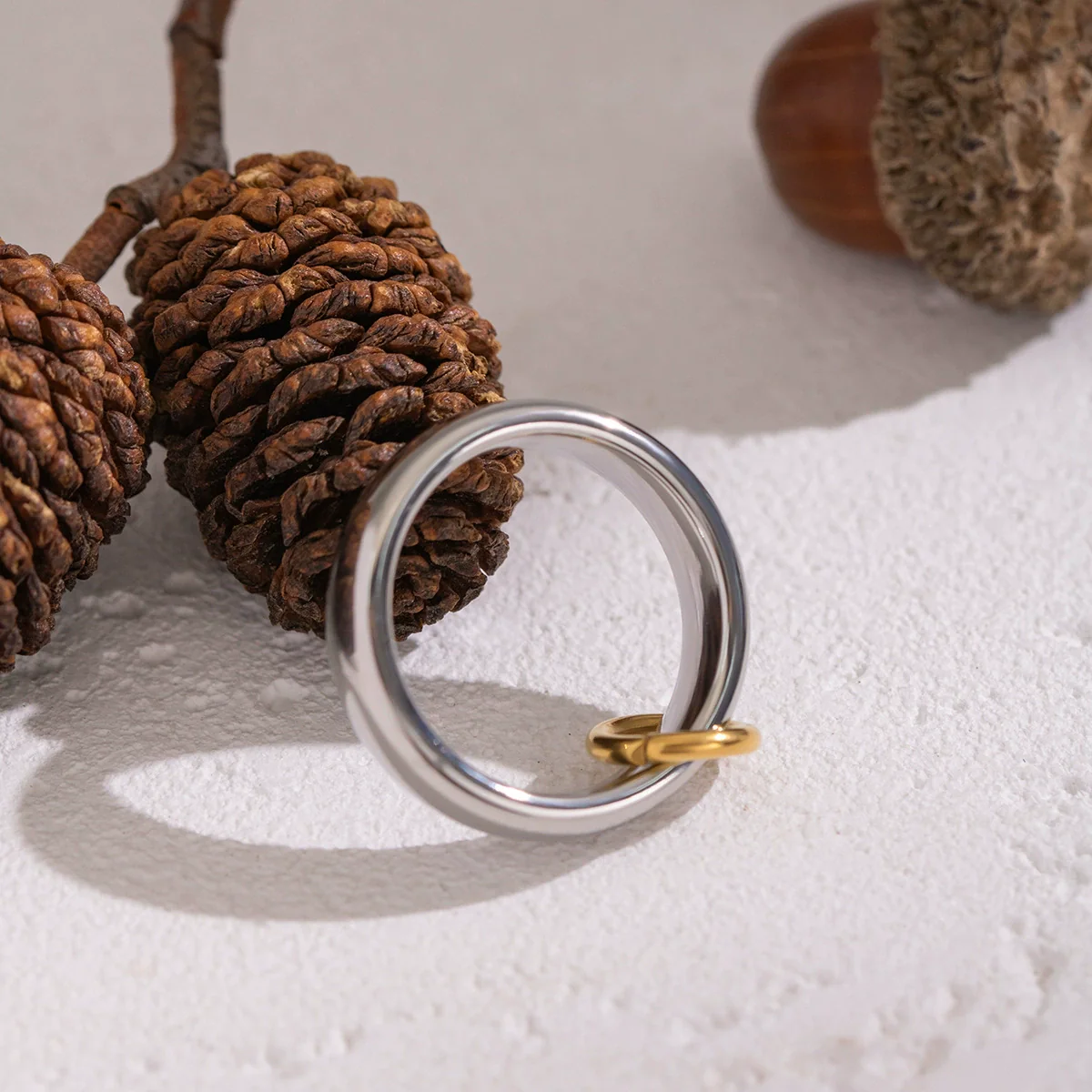 Wholesale Women's Geometric Round Stainless Steel Ring With Pvd Furnace Vacuum Real Gold Plating And Gold And Silver Mixed Color - Image 4