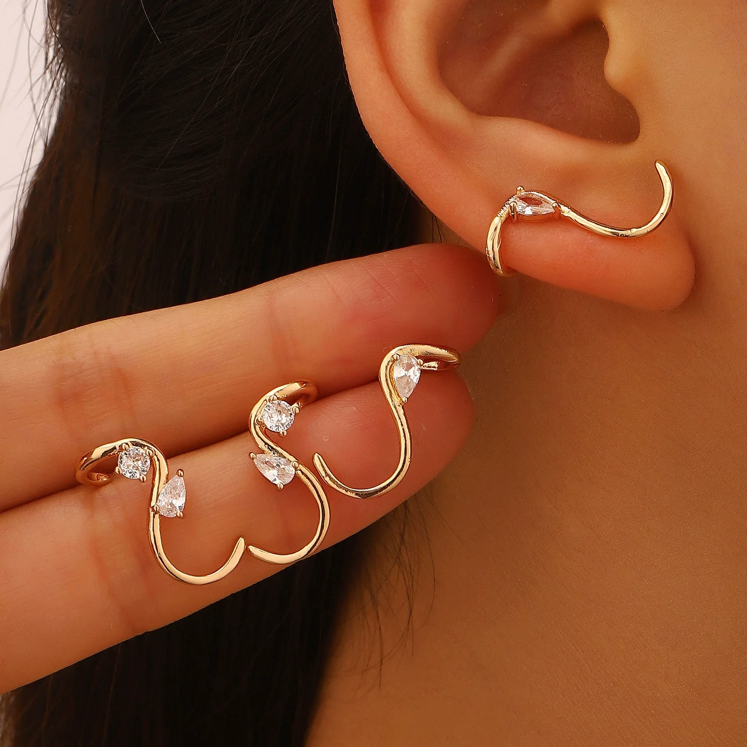 Wholesale Women's Geometric Shaped Copper Electroplated Diamondstudded Sshaped Earrings