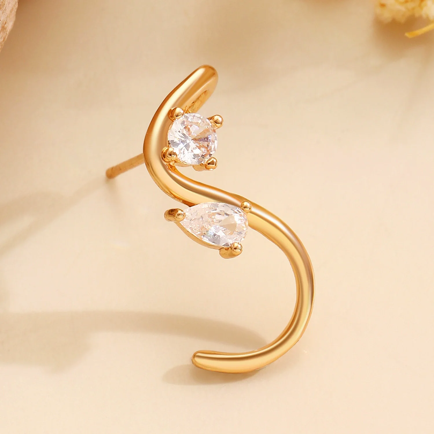Wholesale Women's Geometric Shaped Copper Electroplated Diamondstudded Sshaped Earrings - Image 8