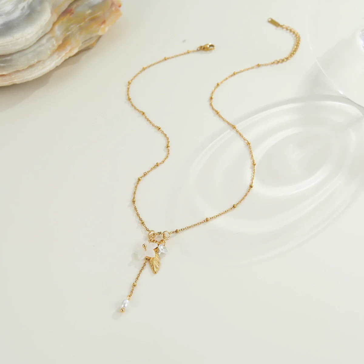 Wholesale Women's Geometric Stainless Steel And 18K Electroplated Necklace For Light Luxury Niche Jewelry - Image 3