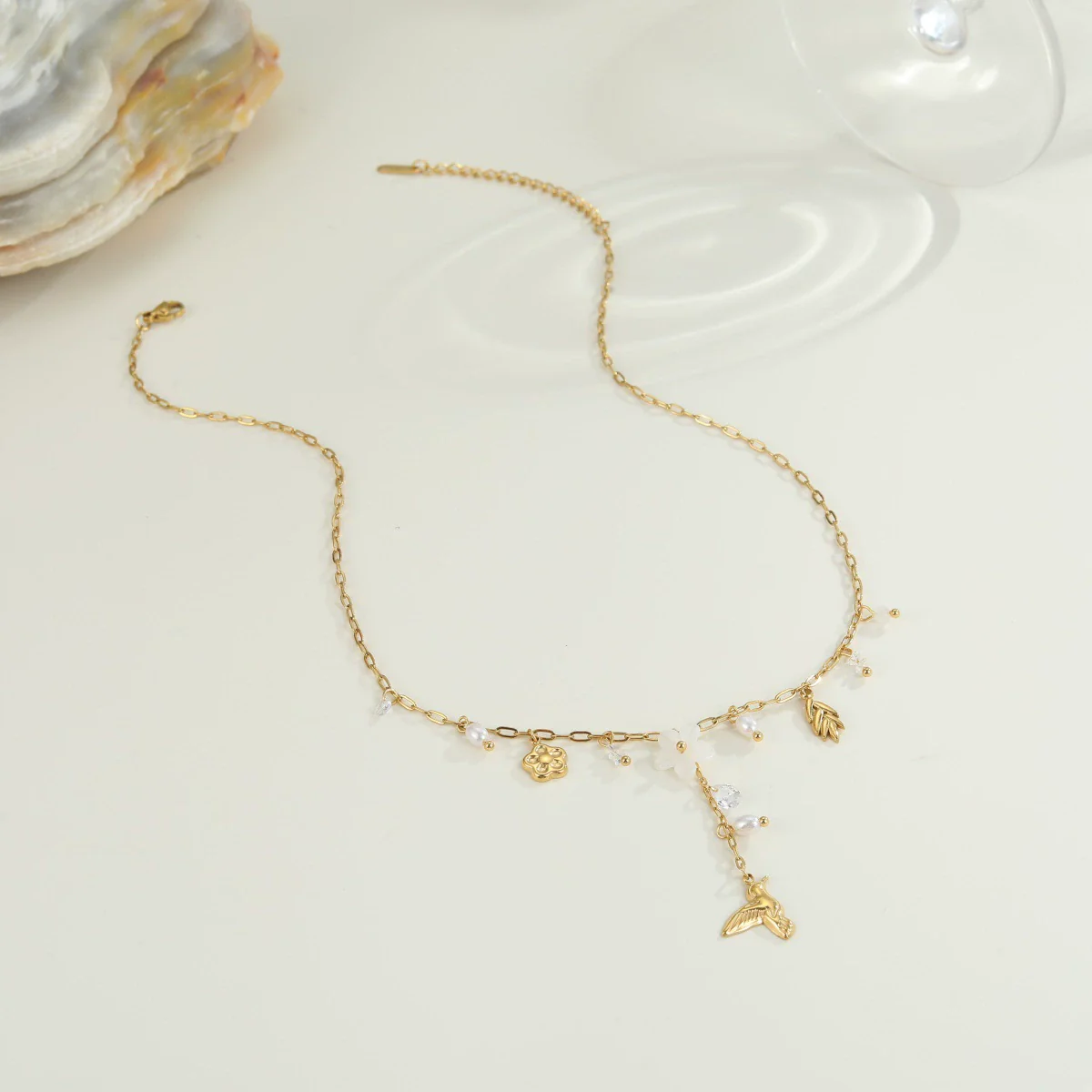 Wholesale Women's Geometric Stainless Steel And 18K Electroplated Necklace For Light Luxury Niche Jewelry - Image 4