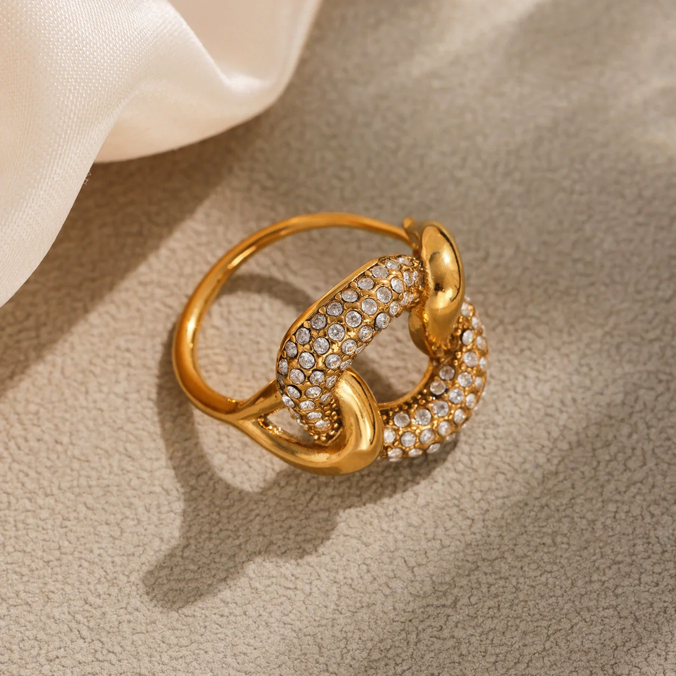 Wholesale Women's Geometric Stainless Steel And Zircon Electroplated Ferris Wheel Twist Knot Side Opening Ring - Image 2