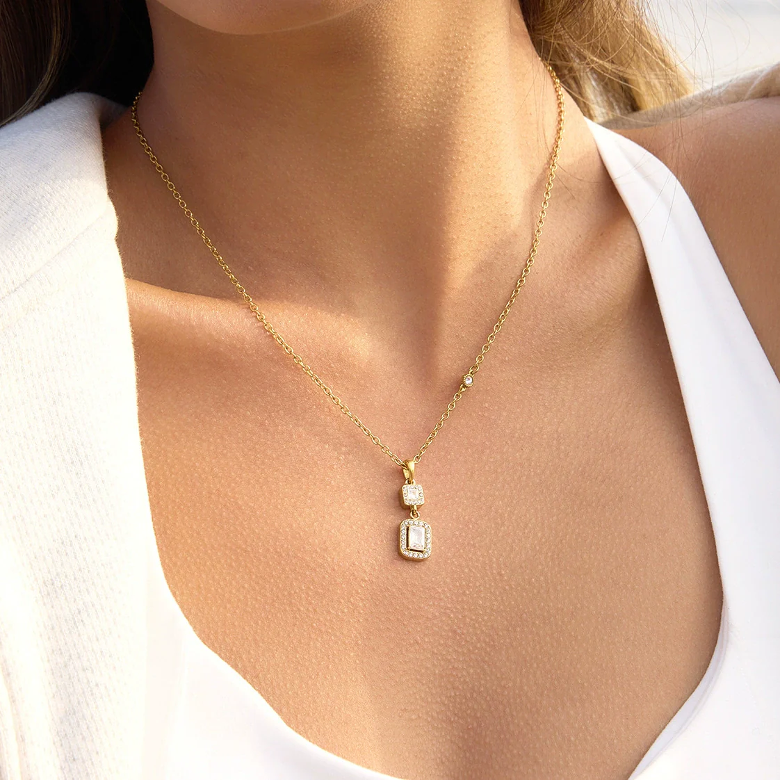 Wholesale Women's Geometric Stainless Steel Clavicle Necklace With Vacuum Real Gold Plating - Image 2