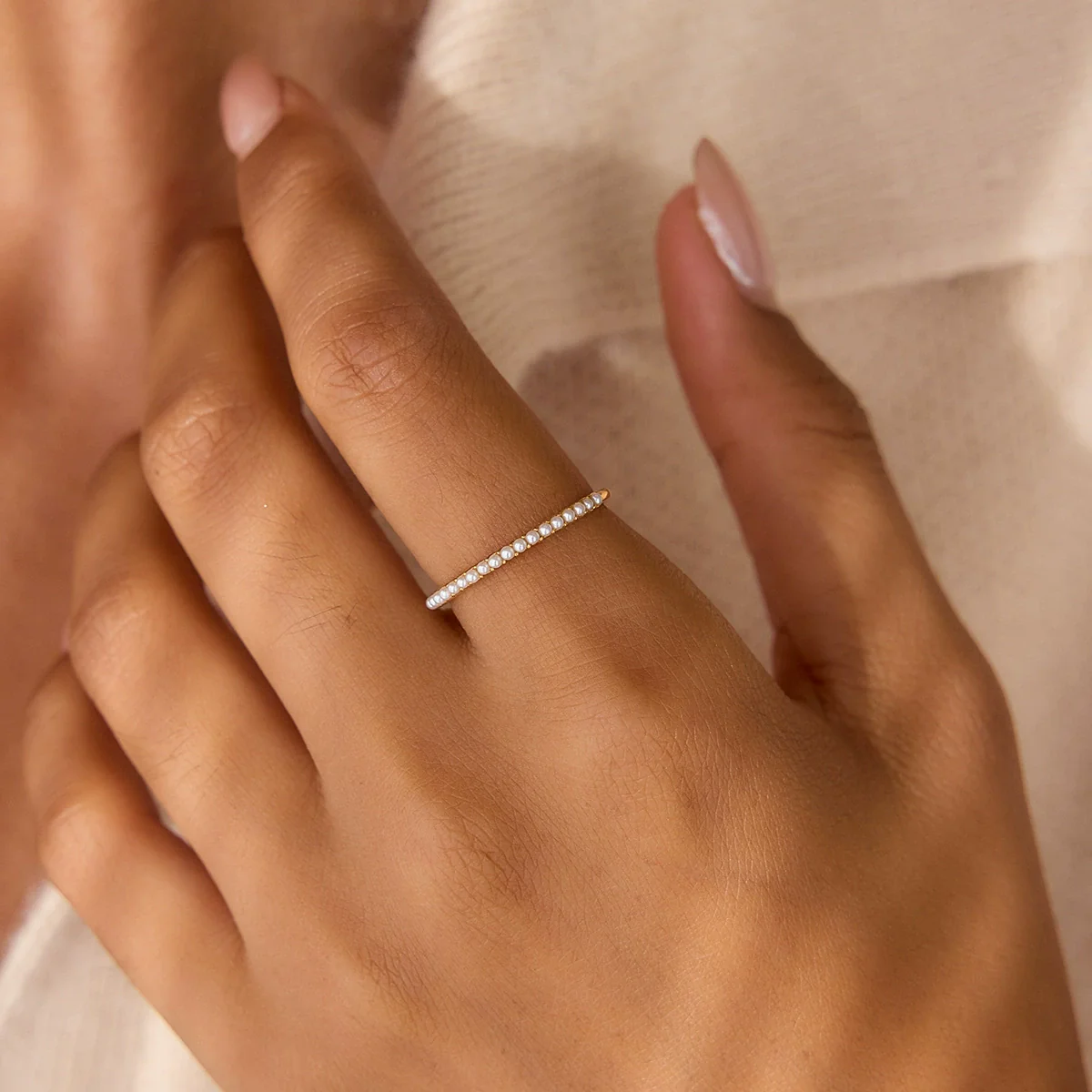 Wholesale Women's Geometric Stainless Steel Electroplated 18K Gold Pearl Ring Fashionable And Versatile Highend Accessories