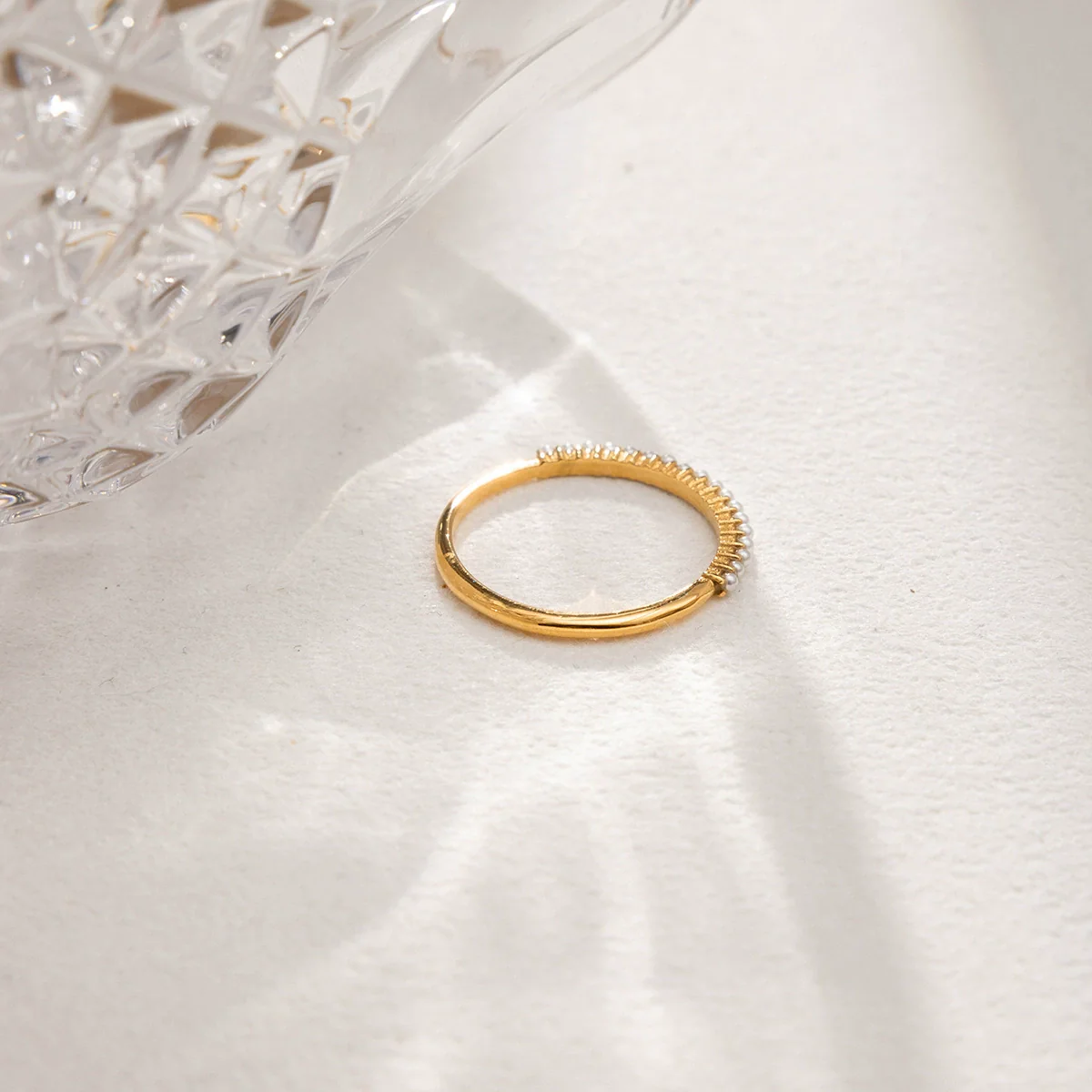 Wholesale Women's Geometric Stainless Steel Electroplated 18K Gold Pearl Ring Fashionable And Versatile Highend Accessories - Image 3