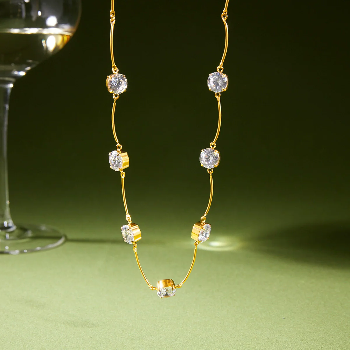 Wholesale Women's Geometric Stainless Steel Necklace With Vacuum Real Gold Plating In Pvd Furnace - Image 4