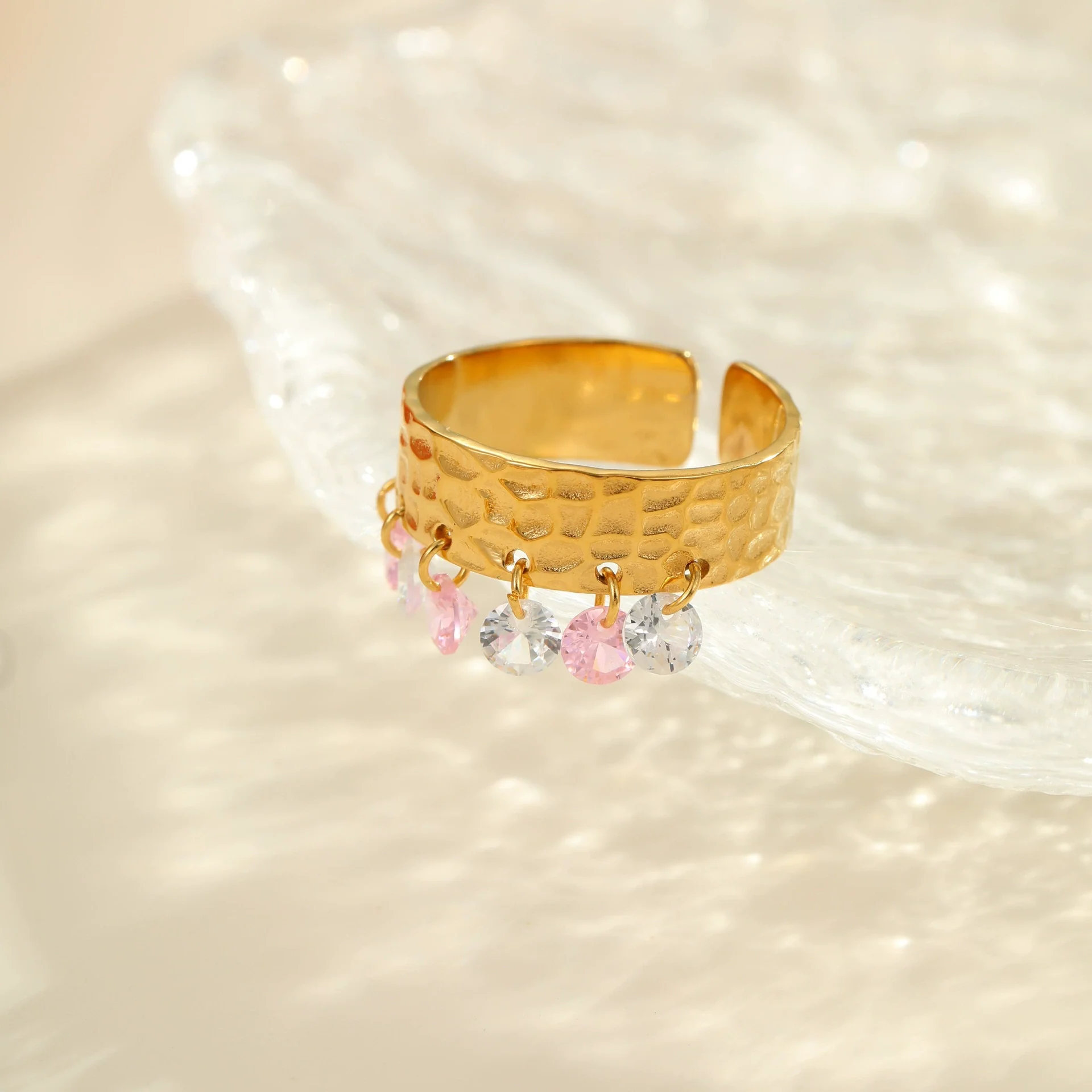 Wholesale Women's Geometric Stainless Steel Ring Electroplated With Real Gold Inlaid With Zircon Light Luxury Hand Jewelry - Image 3
