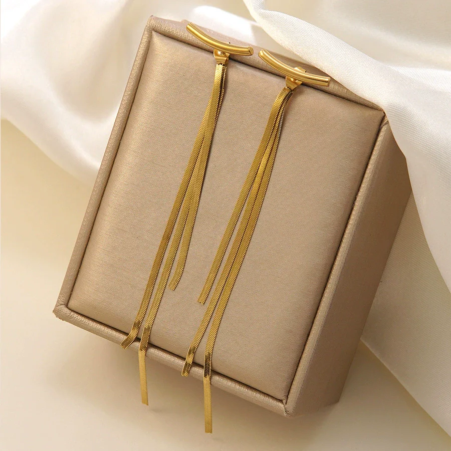 Wholesale Women's Geometric Stainless Steel Tassel Gold Plated Earrings Old Money Style Jewelry - Image 2