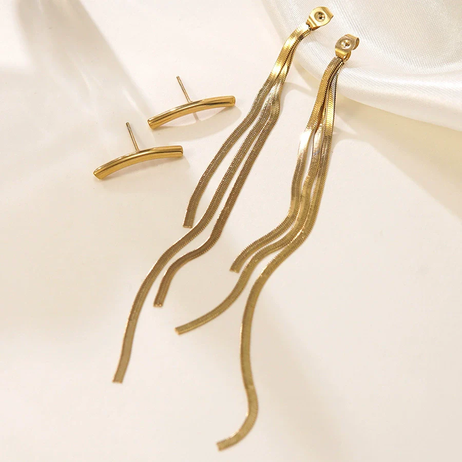 Wholesale Women's Geometric Stainless Steel Tassel Gold Plated Earrings Old Money Style Jewelry - Image 3