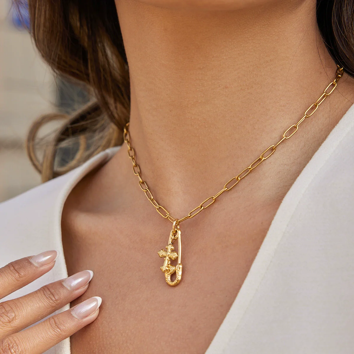 Wholesale Women's Geometric Stainless Steel Vacuum Real Gold Plated Paperclip Necklace Luxury Jewelry - Image 2