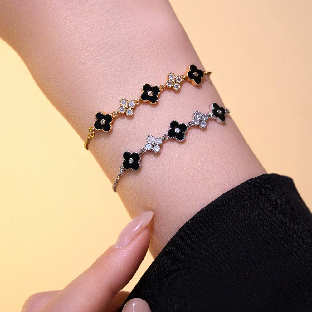Wholesale Women's Gold Plated Geometric Titanium Steel And Copper Splicing Bracelet With Flower And Leaf Patterns - Image 4
