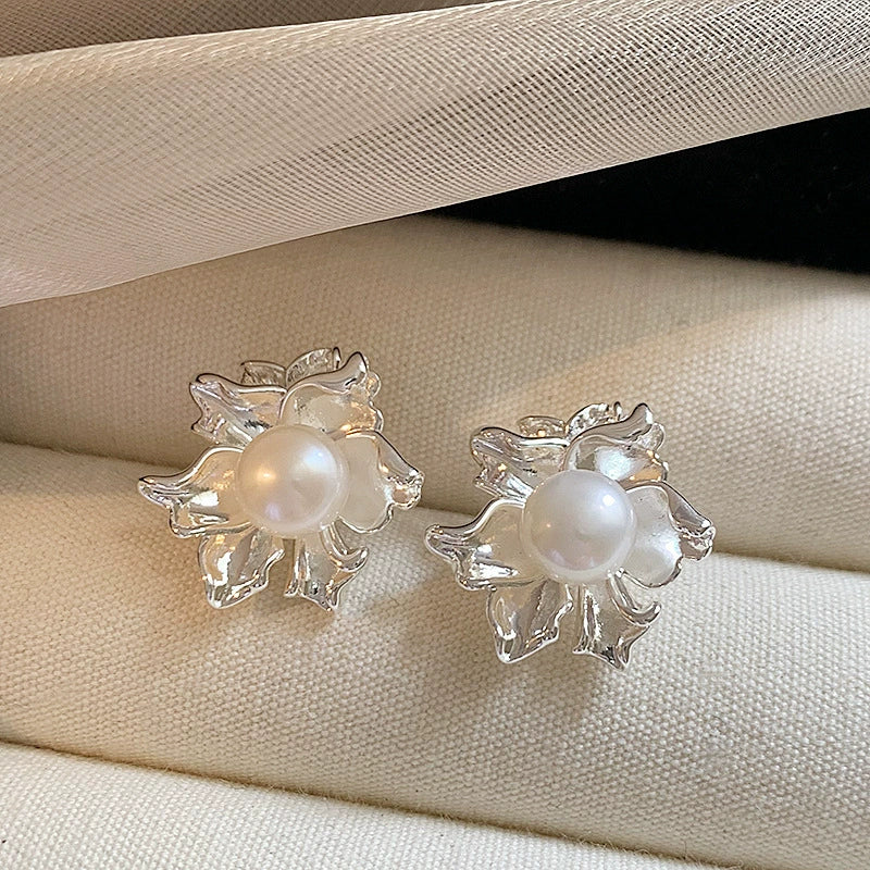 Wholesale Women's Imitation Pearl Geometric Style Electroplated Earrings - Image 12