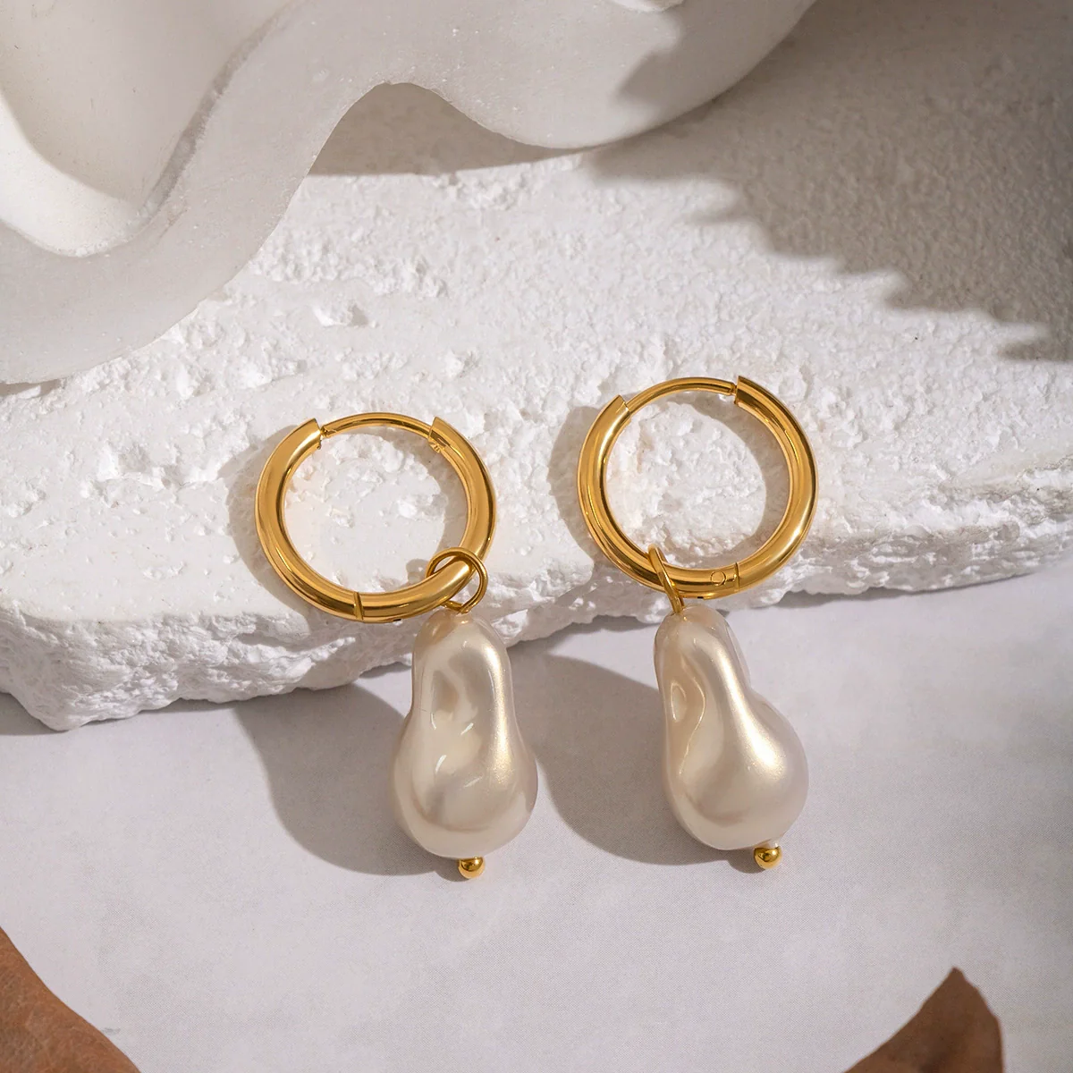 Wholesale Women's Irregular Baroque Geometric Light Luxury Minimalist Stainless Steel Pvd Furnace Vacuum Real Gold Plated Pearl Earrings Jewelry - Image 4