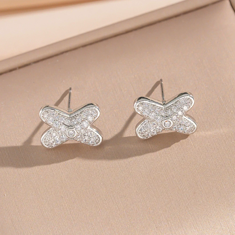 Wholesale Women's Jewelry Set Light Luxury Geometric Style Cross Crown Roman Numerals Electroplated Environmentally Friendly Copper And Titanium Steel Necklace And Earrings - Image 9