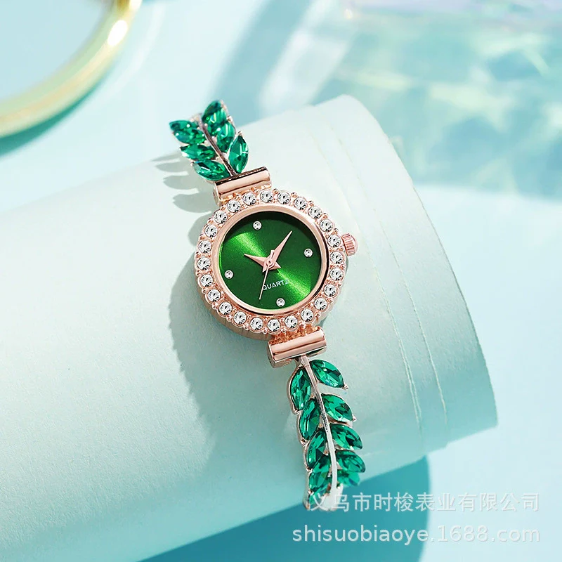 Wholesale Women's Leisure Quartz Watch Alloy Material Round Dial Rhinestone Jewelry - Image 2