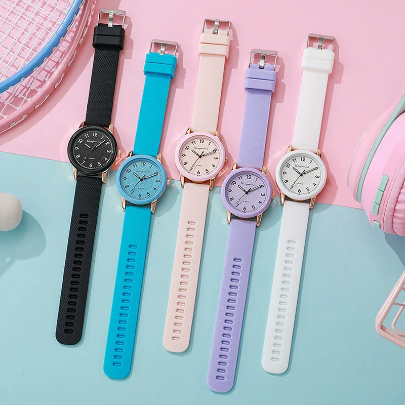 Wholesale Women's Leisure Quartz Watch With Alloy Case And Silicone Strap In Round Shape - Image 4