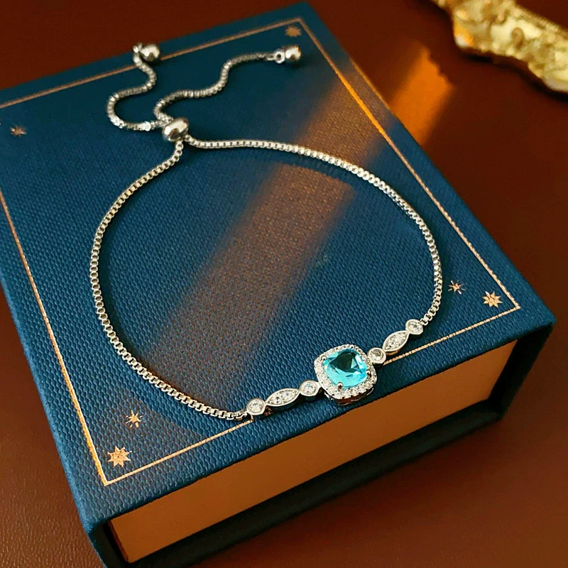 Wholesale Women's Light Luxury Geometric Copper Plastic Zircon Bracelet - Image 7