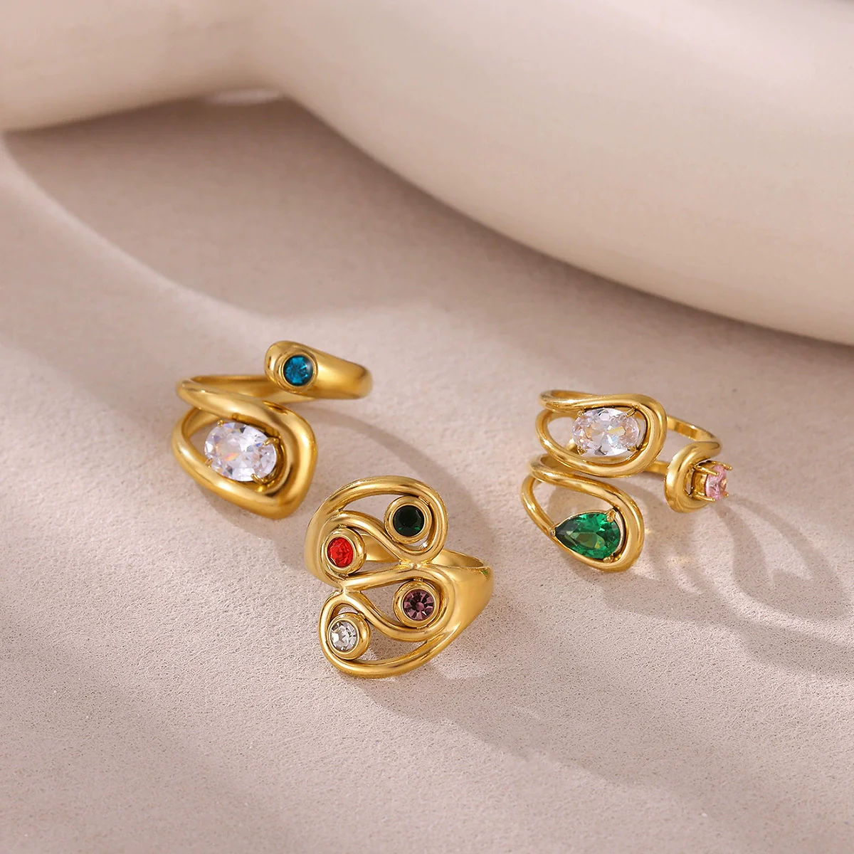 Wholesale Women's Light Luxury Geometric Fruit Pattern Inlaid With Gold Stainless Steel Goldplated Ring Accessories